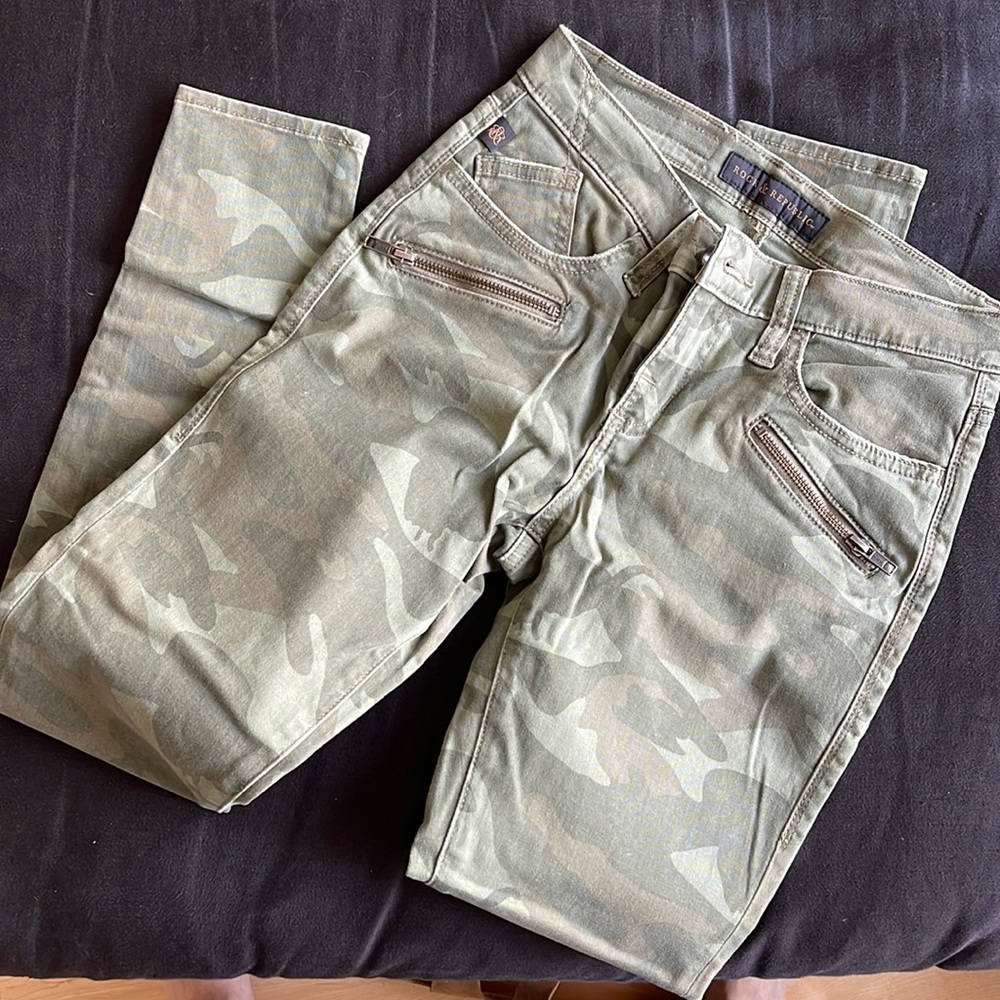 Lightly Used Rock & Republic Skinny Jeans Army Print Sz 4-LIKE NEW!!